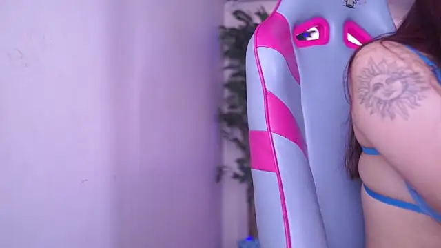 Rebecah 1 online show from 13, 4, 2026