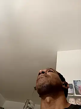 Snapshot of estrogeni chatting on 22, 9, 2025 estrogeni online show from 22, 9, 2025