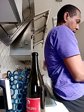 Snapshot of estrogeni chatting on 15, 4, 2026 estrogeni online show from 15, 4, 2026