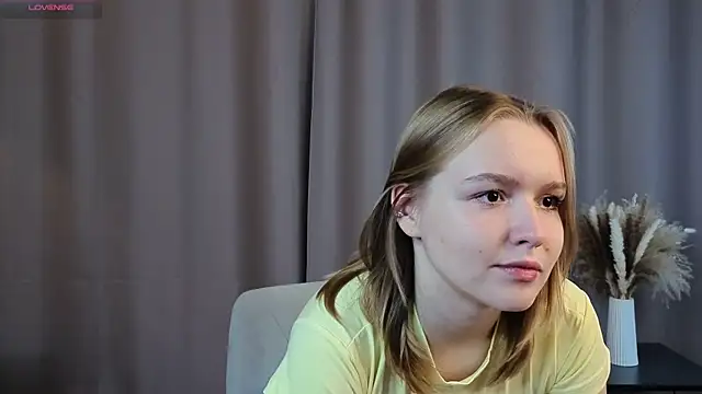 Snapshot of VinnieSerrano chatting on 11, 10, 2025 VinnieSerrano online show from 11, 10, 2025