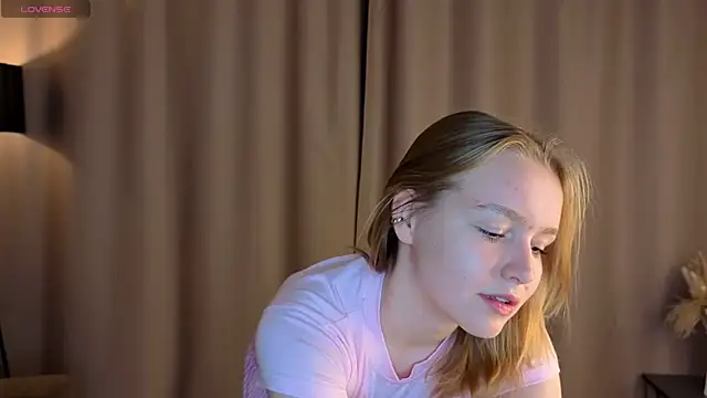 Snapshot of VinnieSerrano chatting on 25, 10, 2025 VinnieSerrano online show from 25, 10, 2025