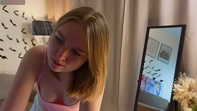 Snapshot of VinnieSerrano chatting on 9, 11, 2025 VinnieSerrano online show from 9, 11, 2025