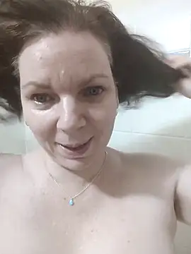 aussiepeaches online show from 15, 9, 2025