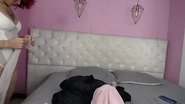 Snapshot of caroliine_fox__ chatting on 20, 9, 2025 caroliine fox online show from 20, 9, 2025