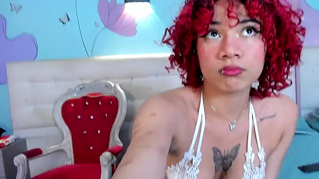 Snapshot of caroliine_fox__ chatting on 1, 10, 2025 caroliine fox online show from 1, 10, 2025