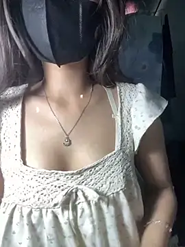 Snapshot of Fin-xinh18 chatting on 5, 10, 2025 Fin-xinh18 online show from 5, 10, 2025