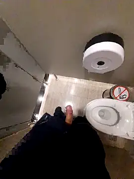 Snapshot of winter0cold_ chatting on 13, 10, 2025 winter0cold online show from 13, 10, 2025