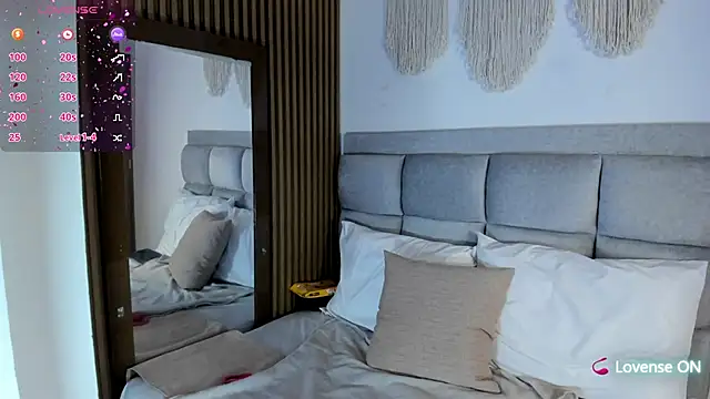 Aliina  Sauvage online show from 22, 11, 2025