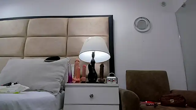 Sweet Lucianaa online show from 28, 11, 2025