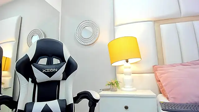 Sweet Lucianaa online show from 14, 12, 2025