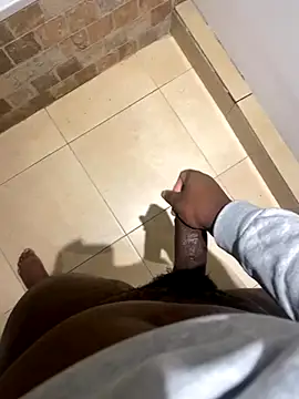 Snapshot of Coquin_R97 chatting on 13, 11, 2025 Coquin R97 online show from 13, 11, 2025