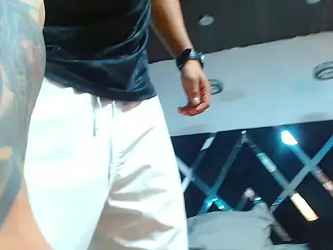 Snapshot of adrian_ray chatting on 30, 9, 2025 adrian ray online show from 30, 9, 2025