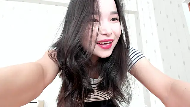 Soyun Mia online show from 16, 9, 2025