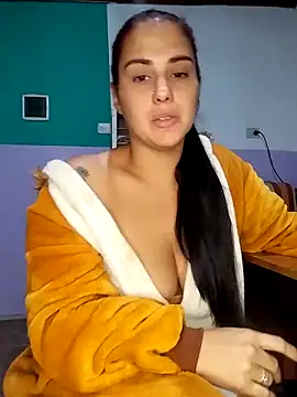 kariciasecreta online show from 6, 4, 2026