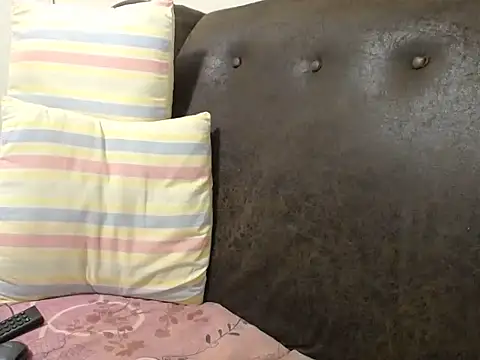 bustylaura4u online show from 7, 2, 2026