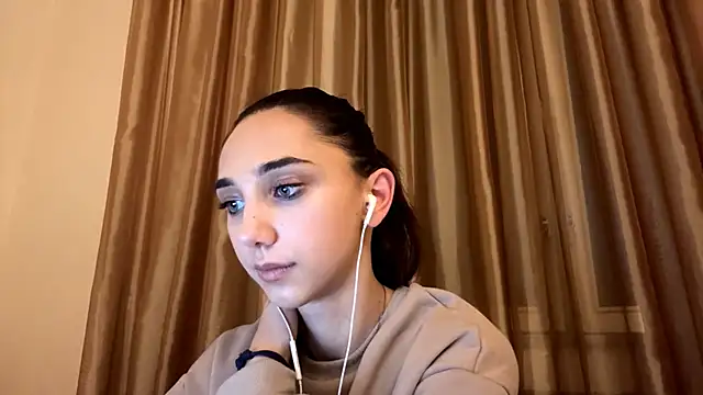 Snapshot of LinaMour chatting on 26, 9, 2025 LinaMour online show from 26, 9, 2025