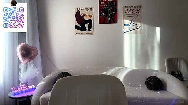 Snapshot of LinaMour chatting on 14, 6, 2026 LinaMour online show from 14, 6, 2026