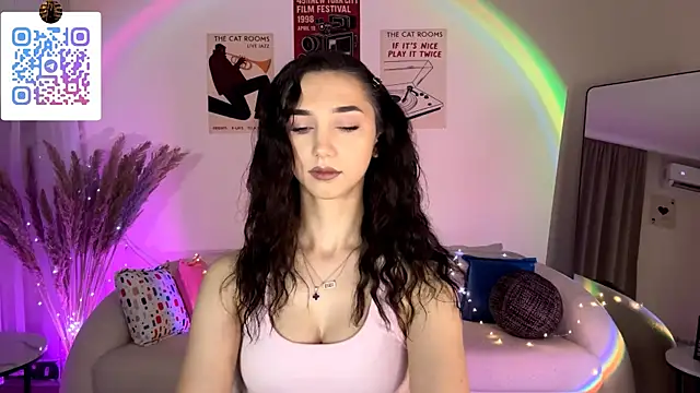 Snapshot of LinaMour chatting on 13, 7, 2026 LinaMour online show from 13, 7, 2026