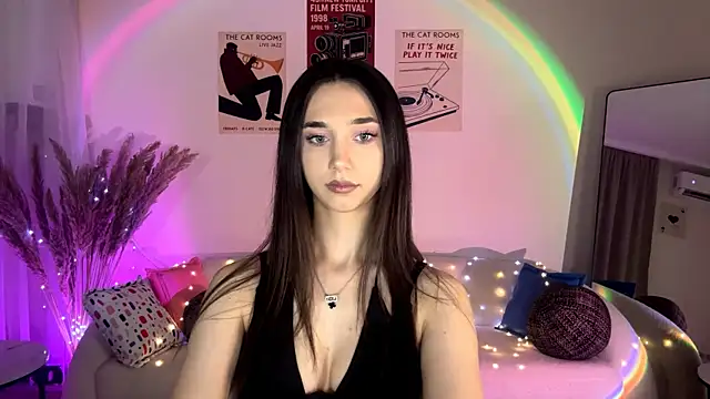 Snapshot of LinaMour chatting on 19, 7, 2026 LinaMour online show from 19, 7, 2026