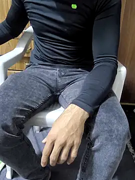 Snapshot of yazinyazin1 chatting on 3, 11, 2025 yazinyazin1 online show from 3, 11, 2025