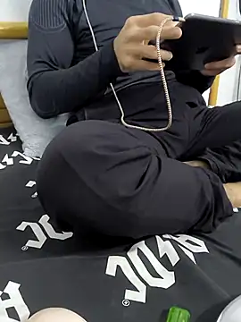 Snapshot of yazinyazin1 chatting on 27, 11, 2025 yazinyazin1 online show from 27, 11, 2025