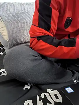 Snapshot of yazinyazin1 chatting on 29, 11, 2025 yazinyazin1 online show from 29, 11, 2025