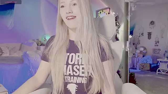 Snapshot of Talulaa chatting on 3, 10, 2025 Talulaa online show from 3, 10, 2025