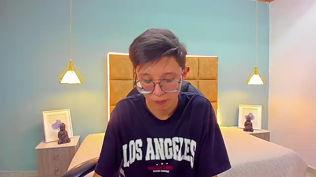 SantiagoRusso18 online show from 14, 10, 2025