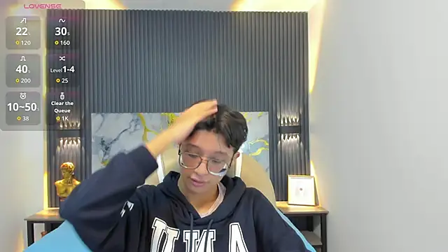 SantiagoRusso18 online show from 29, 10, 2025