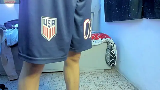 SantiagoRusso18 online show from 1, 11, 2025