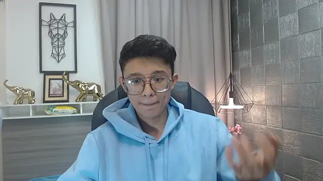 SantiagoRusso18 online show from 18, 4, 2026