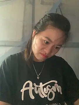 tuyetnhi-00 online show from 10, 10, 2025