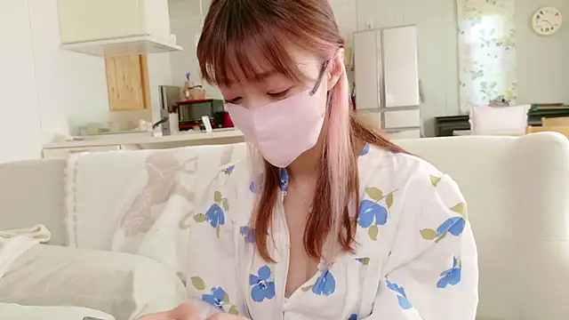 Snapshot of SUZU_1201 chatting on 12, 9, 2025 SUZU 1201 online show from 12, 9, 2025