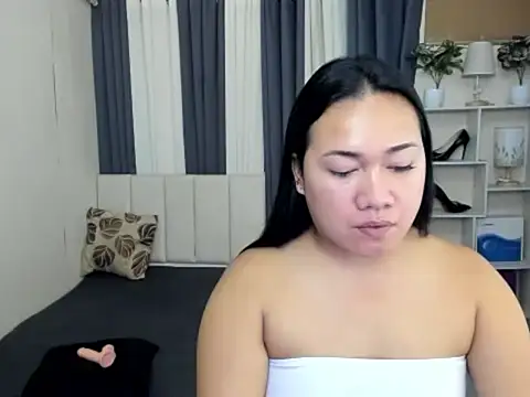 TsUncutKaren online show from 10, 2, 2026