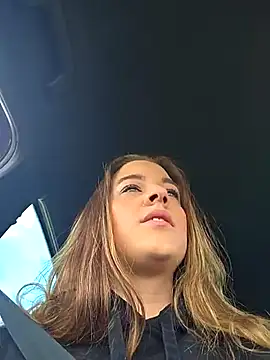 Luna Lynn online show from 5, 4, 2026