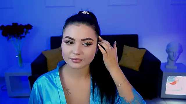 NaomiWilsons online show from 5, 12, 2025