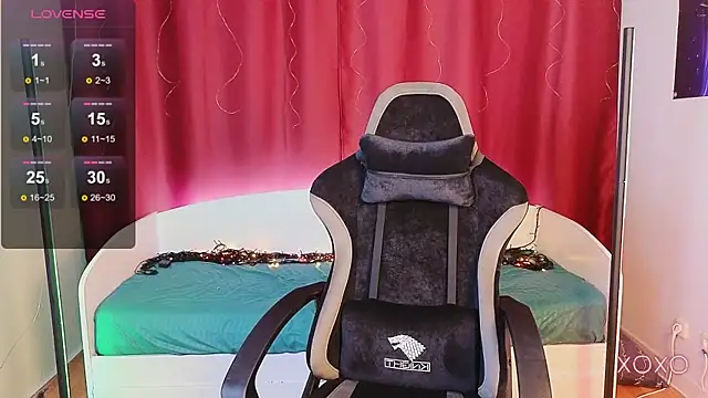 Milly  Foxy online show from 26, 10, 2025