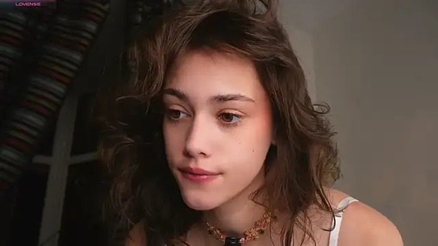 Snapshot of ttragedienne chatting on 9, 11, 2025 ttragedienne online show from 9, 11, 2025