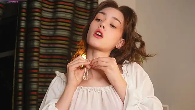 Snapshot of ttragedienne chatting on 17, 11, 2025 ttragedienne online show from 17, 11, 2025