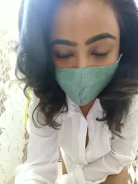 Snapshot of yours_sugar_babe chatting on 25, 10, 2025 yours sugar babe online show from 25, 10, 2025