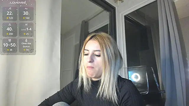 Ella Vee online show from 13, 11, 2025