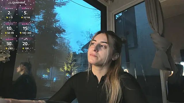 Ella Vee online show from 5, 12, 2025