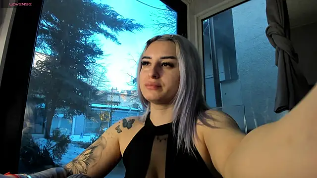 Ella Vee online show from 25, 2, 2026