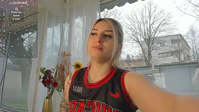 Ella Vee online show from 23, 3, 2026