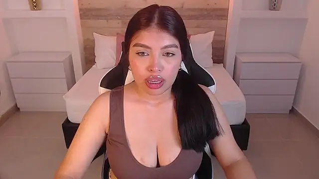 Snapshot of carriepink_ chatting on 17, 9, 2025 carriepink online show from 17, 9, 2025