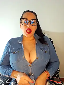 Nicoleefaith  online show from 7, 11, 2025