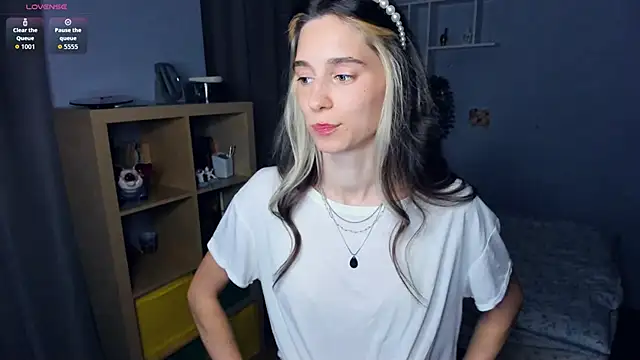 AntonettaTarring online show from 18, 9, 2025