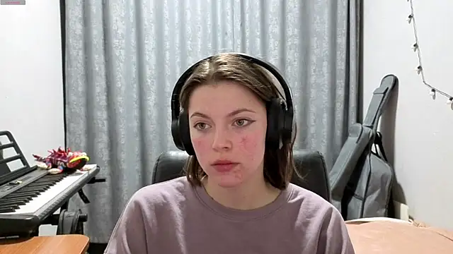 CutieAnny online show from 20, 4, 2026