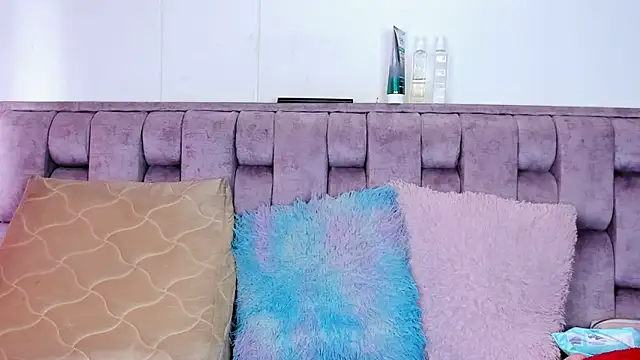 Alexa-Hunter online show from 7, 2, 2026