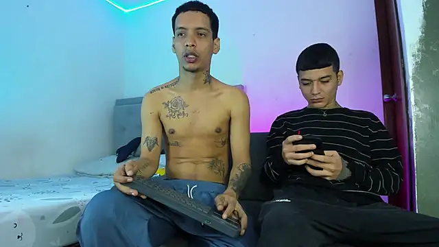 twinkDuohot online show from 18, 4, 2026